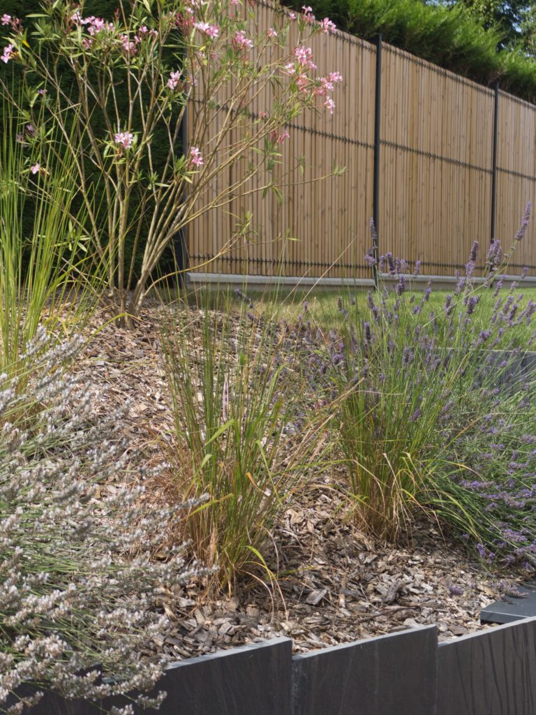 Détail des matériaux en ardoise utilisés dans le projet.