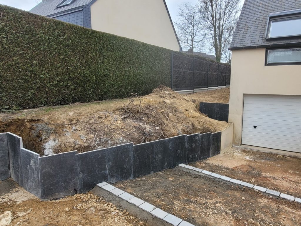 Allée carrossable en enrobé réalisée par nos équipes.