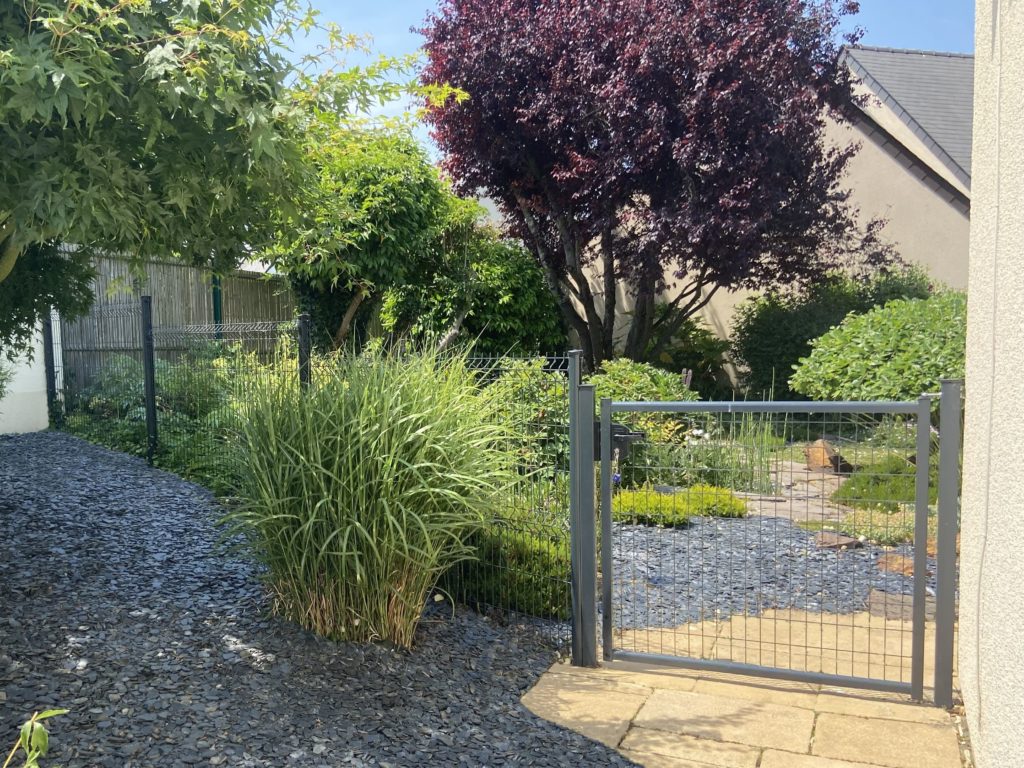 clôture en panneaux rigides et portillon aluminium